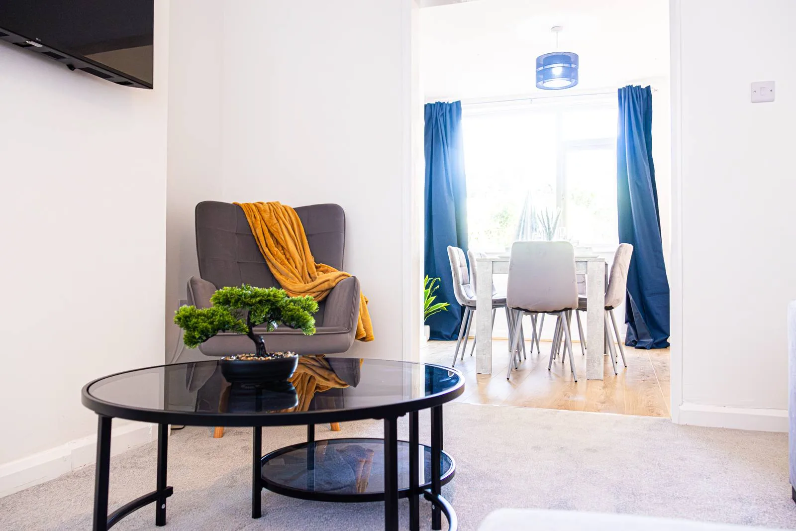 Sullivan Heights Coventry — open-plan living and dining area