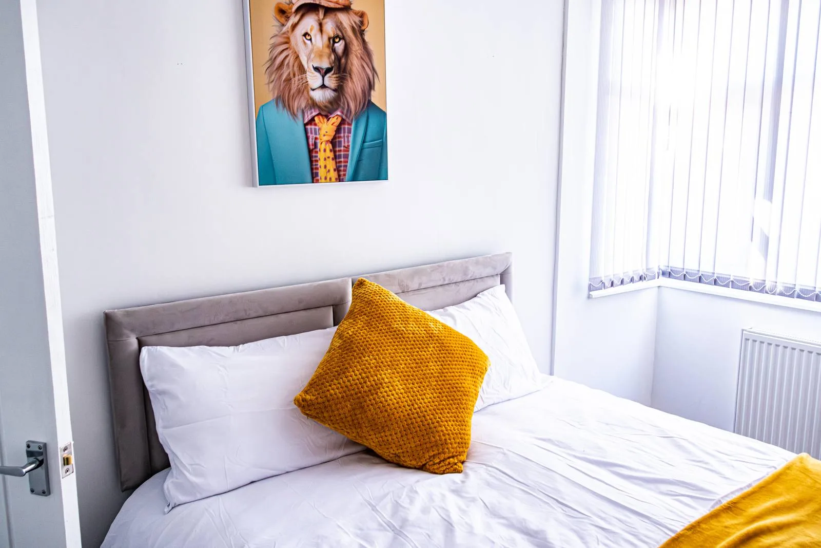 Sullivan Heights Coventry — comfortable double bedroom
