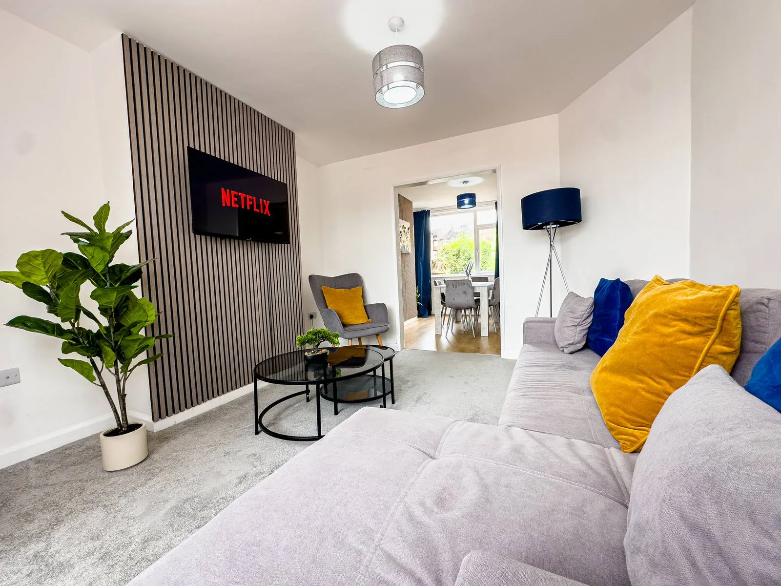 Sullivan Heights Coventry — bright open-plan living room with smart TV