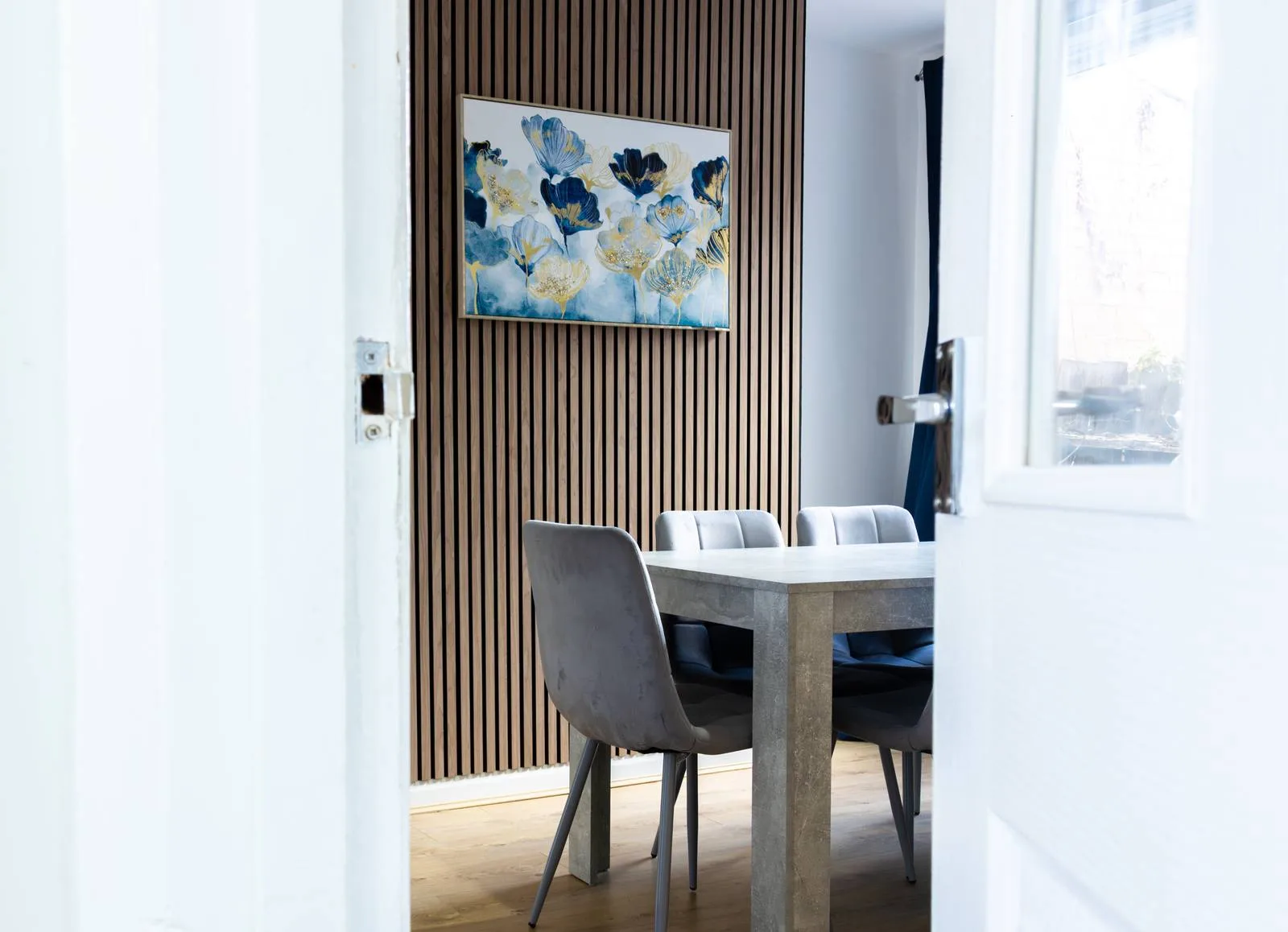 Sullivan Heights Coventry — dining nook