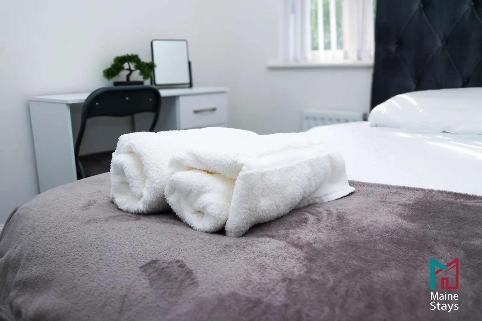 Humber Hub Coventry - Bedroom 1: bedroom1 towels on bed