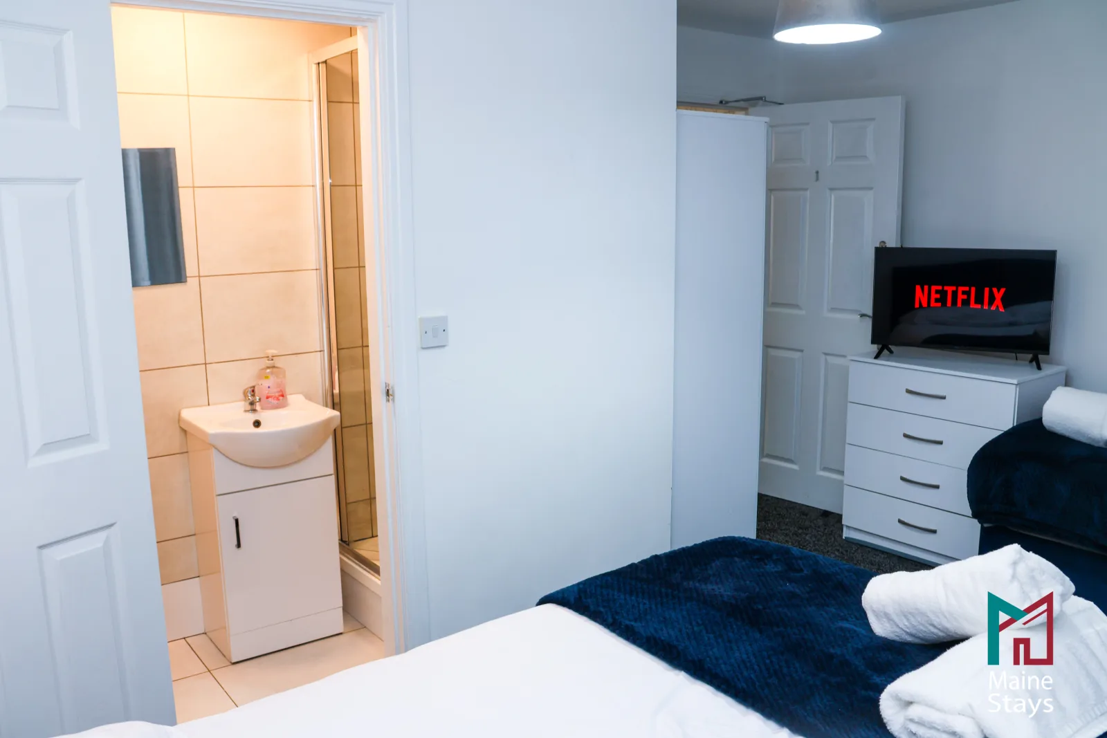 Humber Hub Coventry - Bedroom 2 twin: bedroom2 overview ensuite