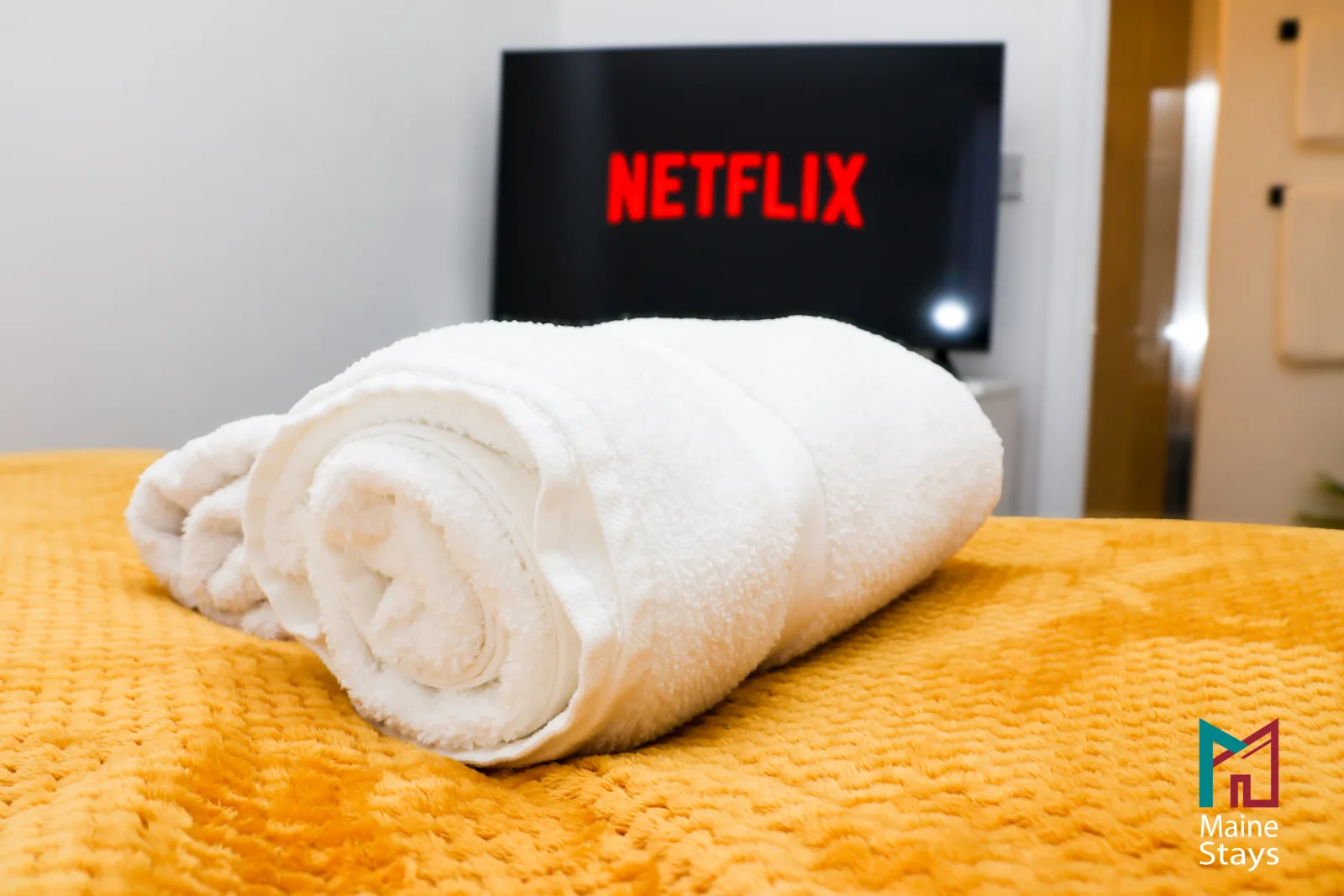 Humber Hub Coventry - Bedroom 4 ensuite: bedroom4 towels netflix