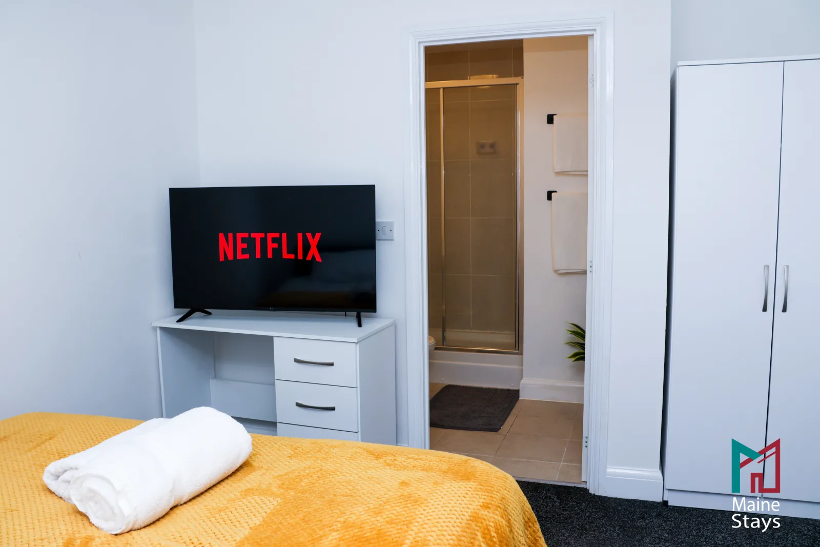 Humber Hub Coventry - Bedroom 4 ensuite: bedroom4 overview ensuite