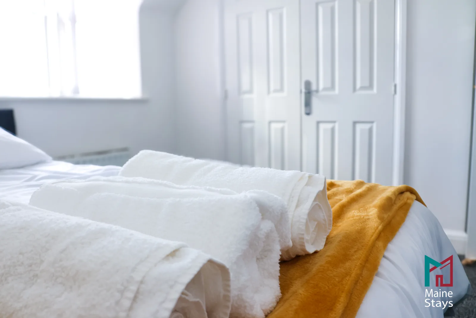 Humber Hub Coventry - Bedroom 4 ensuite: bedroom4 towels wardrobe