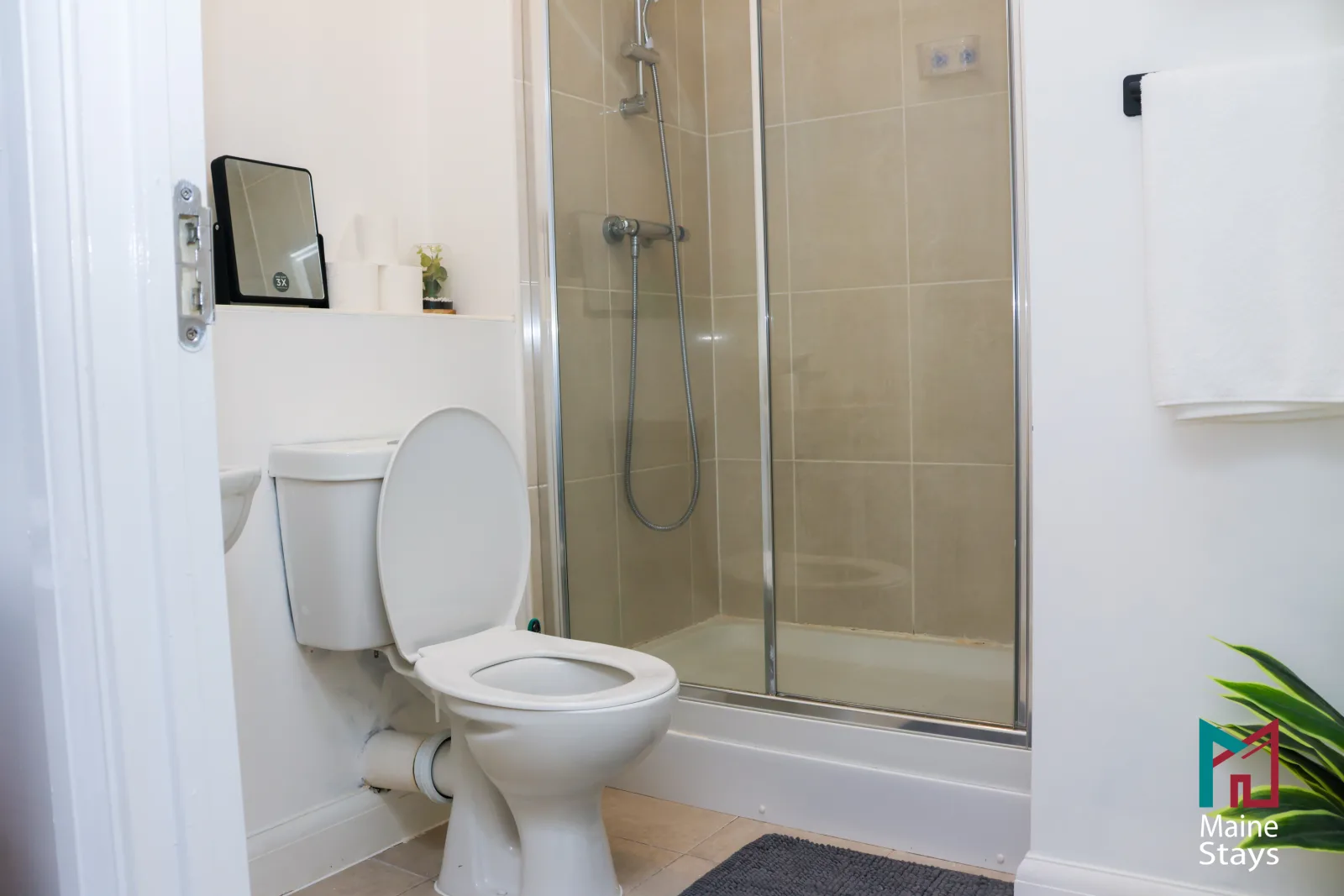 Humber Hub Coventry - Ensuite shower room: ensuite shower room