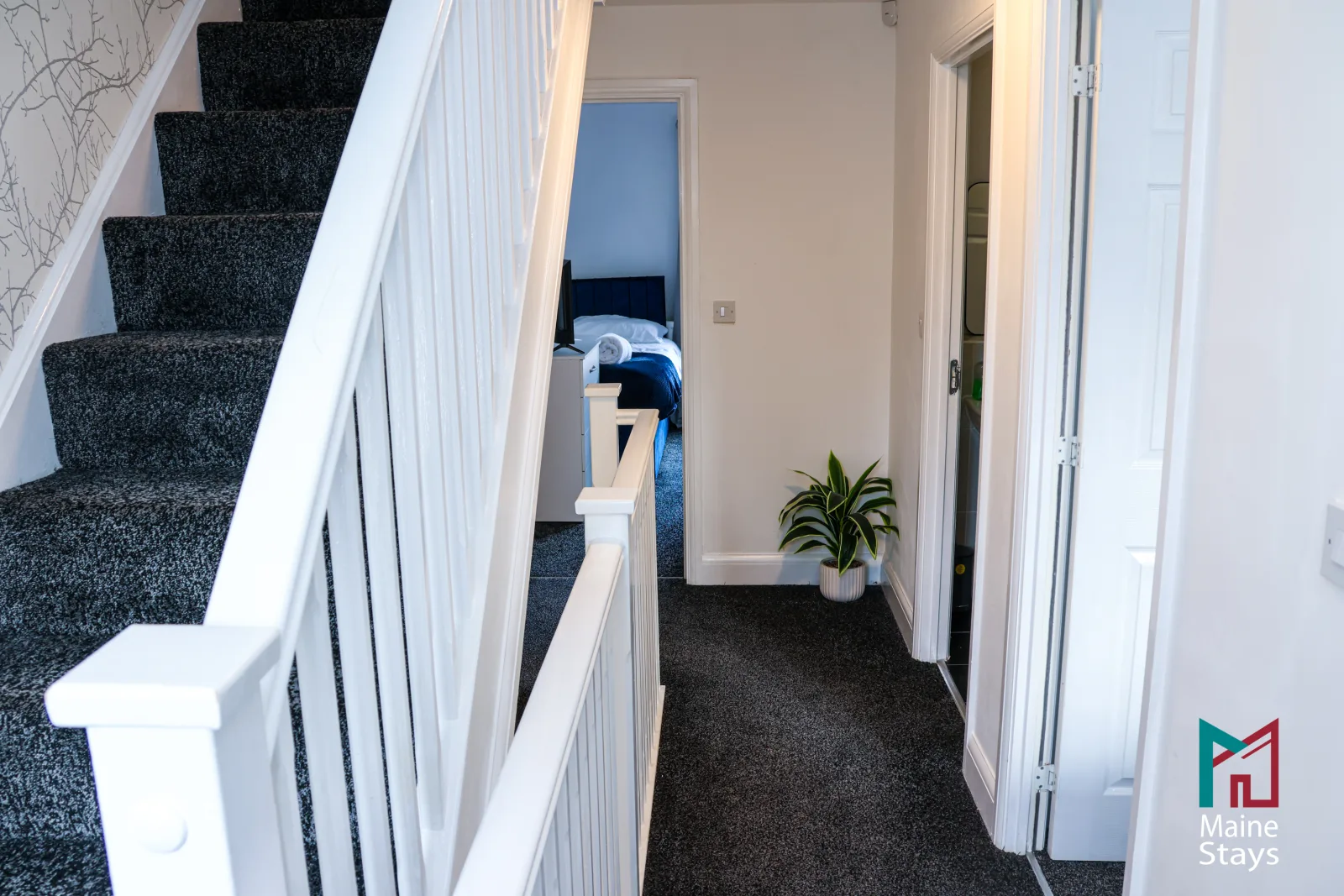 Humber Hub Coventry - Upstairs hallway: upper landing hallway